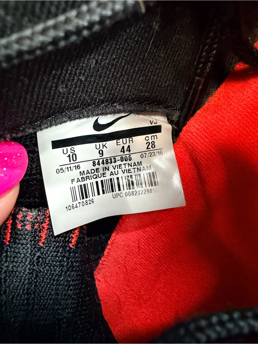 The Nike Roshe Two Flyknit Sneaker- 10